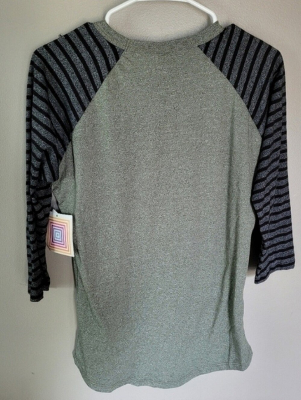 LulaRoe Randy Tee Size Small NEW - Picture 3 of 5